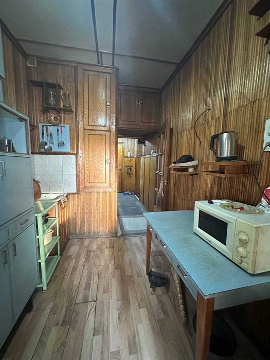 Юнусабад-13 А.Дониш, недалеко ТРЦ Мегапланет,  3\9\9