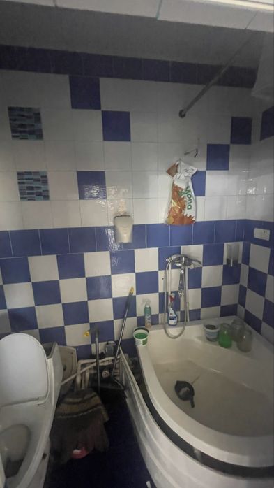 Noturar joy sotiladi mulkal hokimyat oldidagi galerinni dom 1 etaji