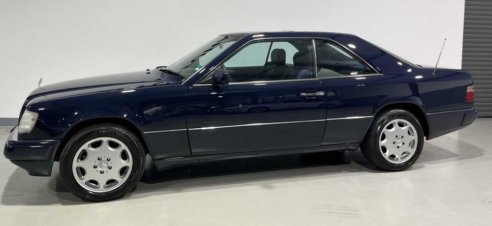 Mercedes Benz 300 CE 124 Coupe Oldtimer