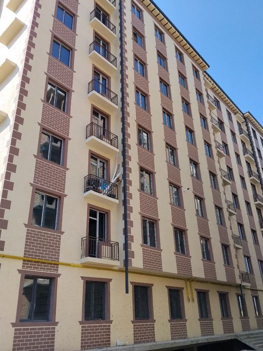 8 каватли домни 2каватда 1 хонали квартира сотилади умумий майдони 41