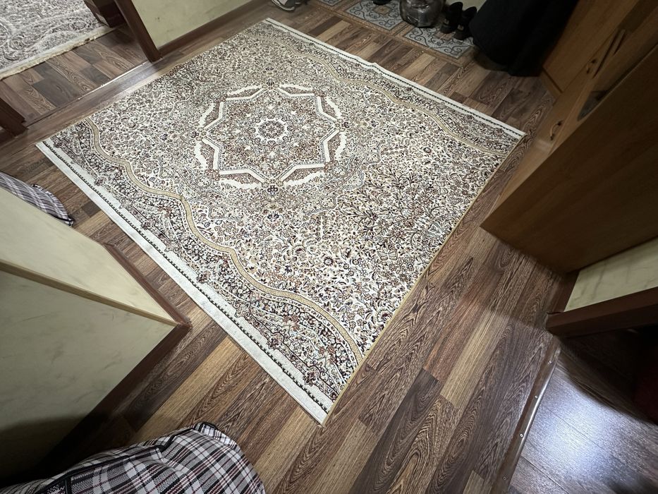 Продам Персидский ковер 2х2.2 в отличном состоянии