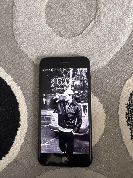 Айфон 7 + без коробки
