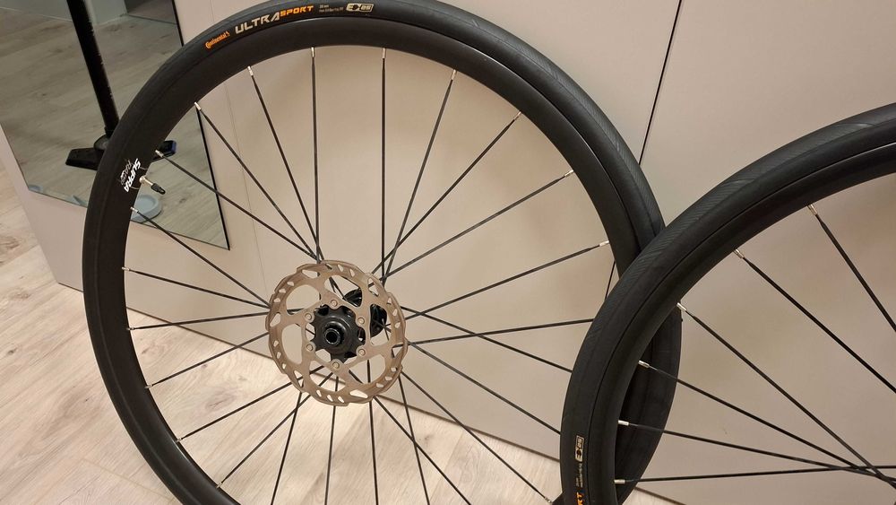 Шосейни аеро капли, диск, проходни оси