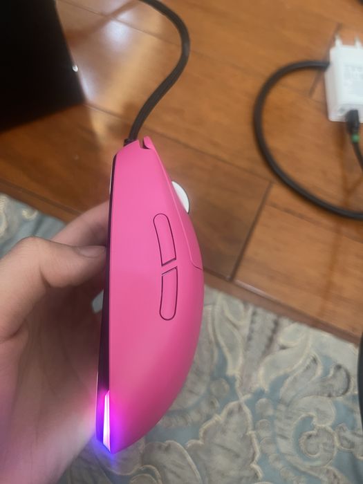 Очень легкая розовая мышка