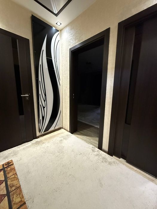 #135 Қоратошда 3 хонали авторский ремонт билан шинам квартира сотилади