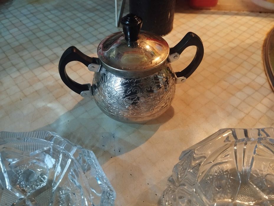 Сахарница серебряная