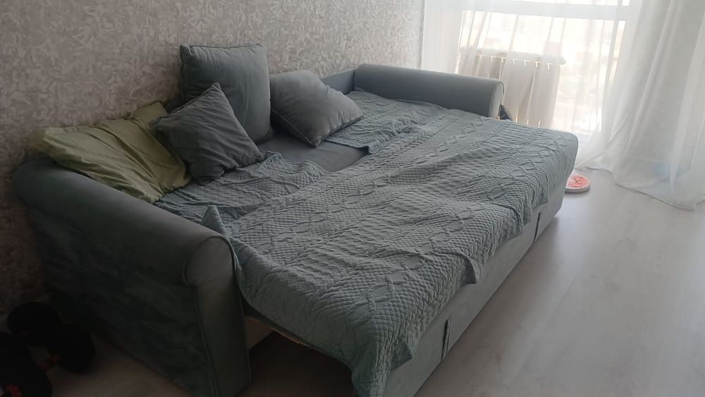 Диван срочно продам
