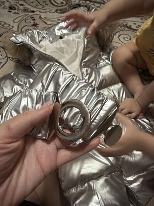 Продам куртку(комбенизон)размер 90 см,