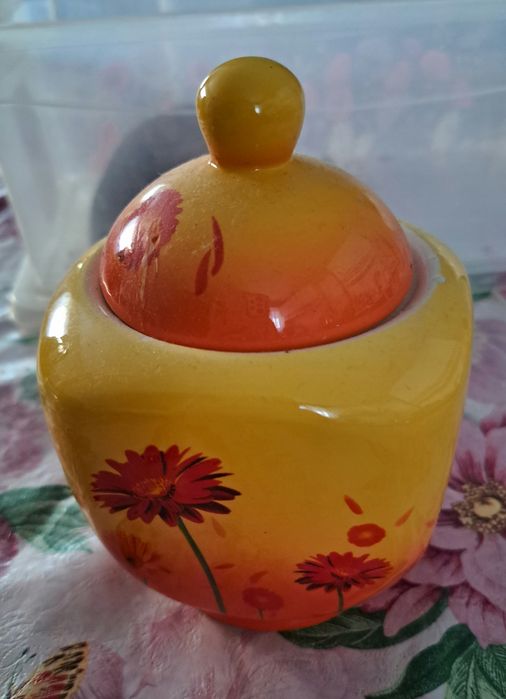 Чайный сервиз. Сахарницы, молочники