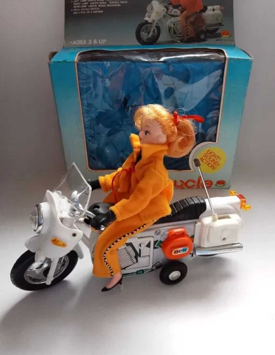 Jucărie veche Chinezeasca PE 095, păpușă perioada comunista, nejucata