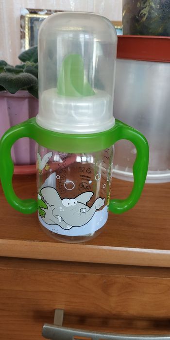 Бутылочка для питья и соски