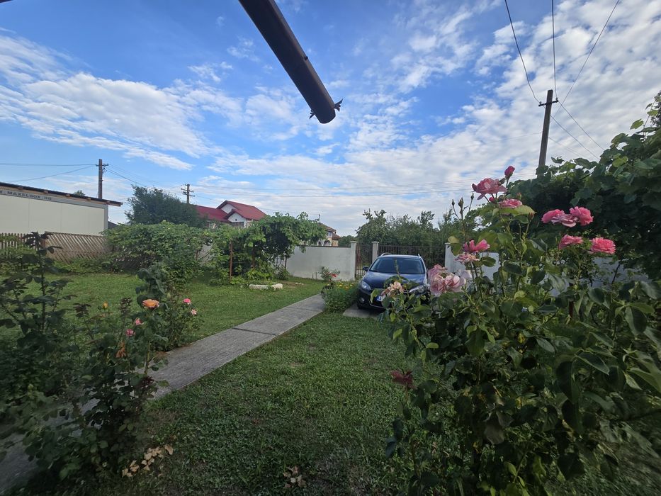 Casă cu teren 2.500 mp de vânzare – Băbana, sat Slătioarele (13 km de Pitești)