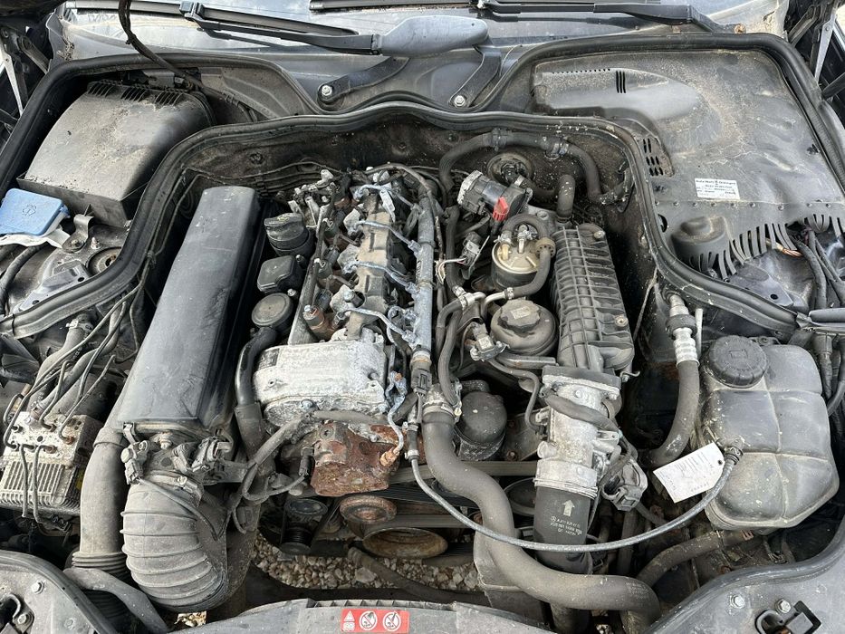 Mercedes E220 -150к.с
