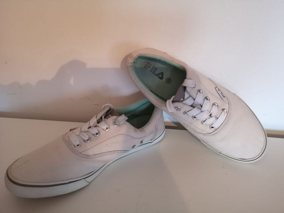 Tenisi Fila albi
