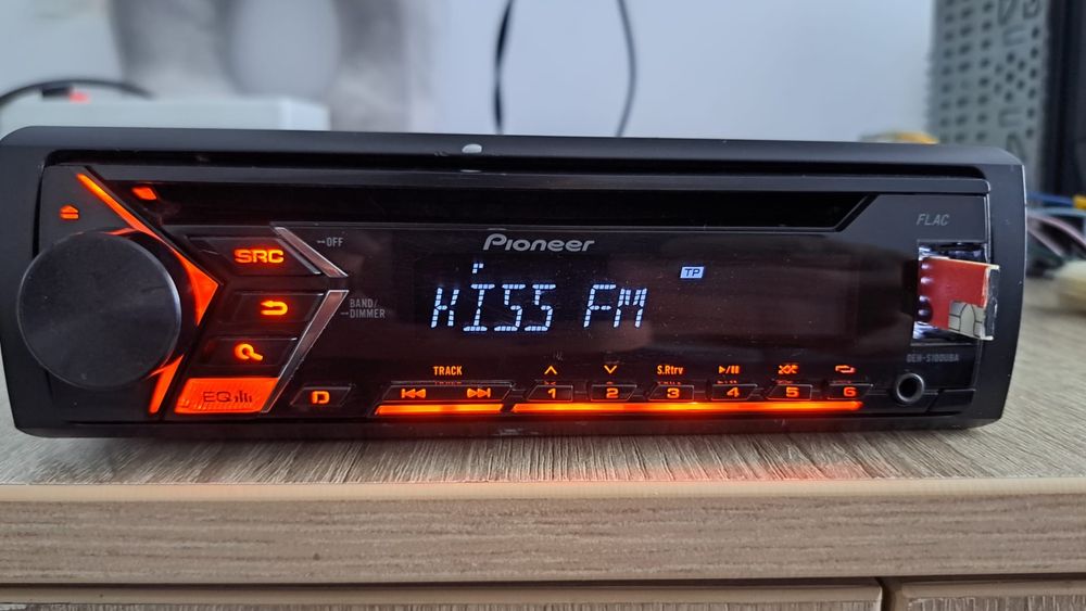 CD Player Auto Pioneer DEH-S100UBA - Stare foarte bună