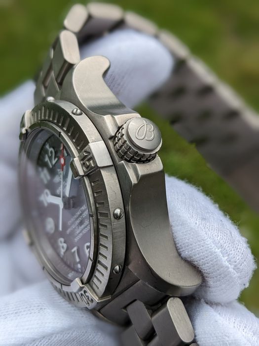 BREITLING Avenger Seawolf E17370 Titanium 3000m. / Grey Dial