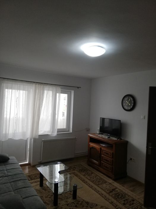 Persoană fizică,închiriez apartament 2cam era,2