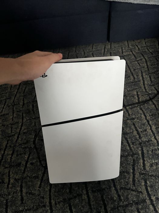 PS 5 SLIM 1 ТБ + 2 джойстика + игры