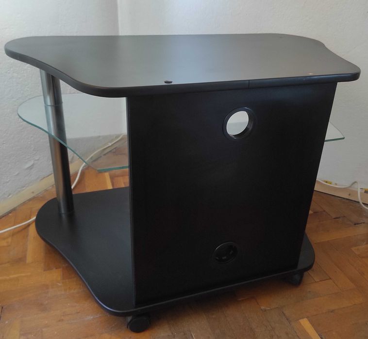 ТВ Шкаф на колелца