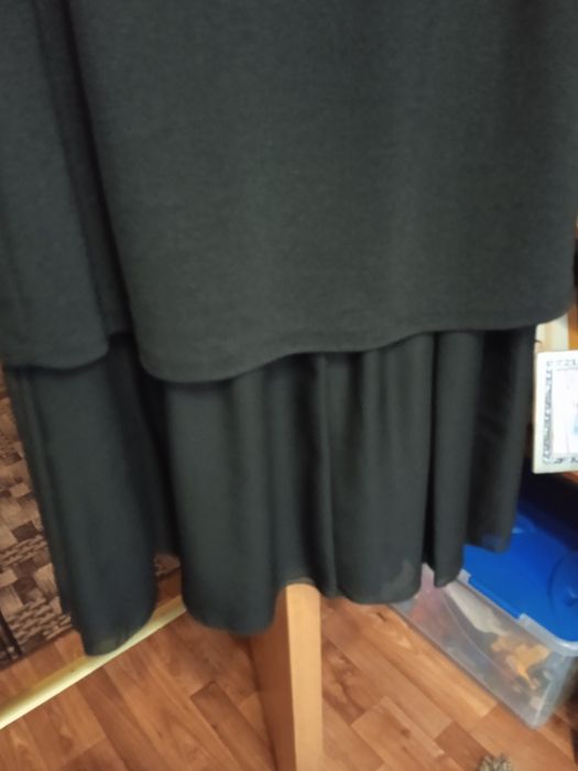 Платье черное и платье серое