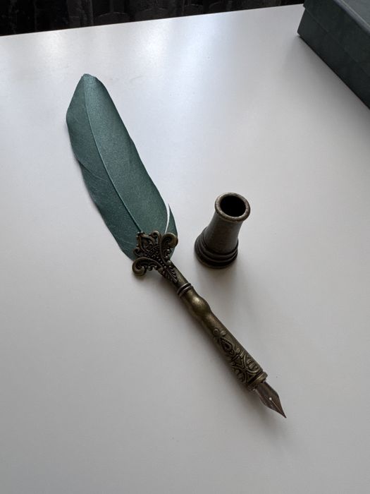 Продается чернильный набор.