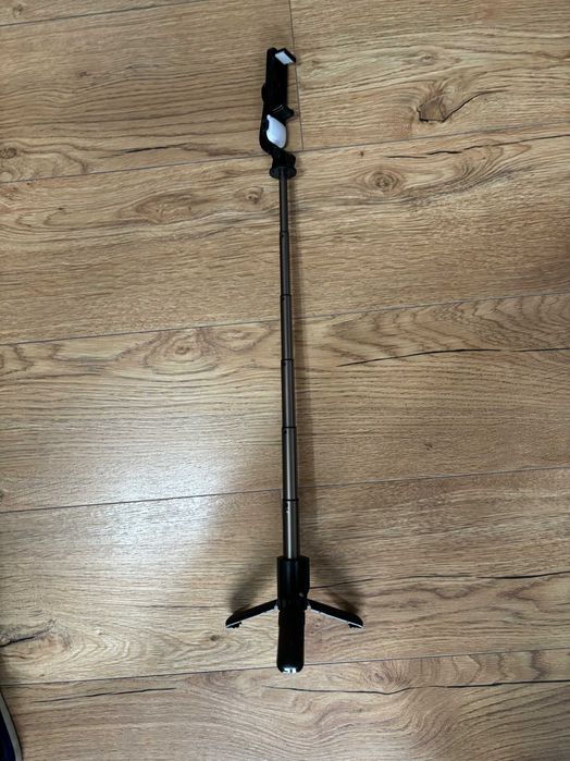Selfie stick extensibil cu trepied compact, reglabil Nou