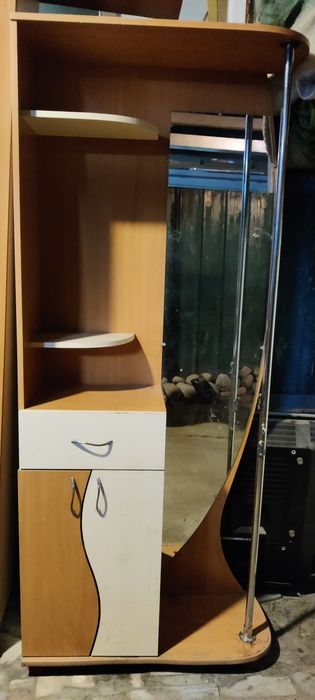 Продам стенку прихожую