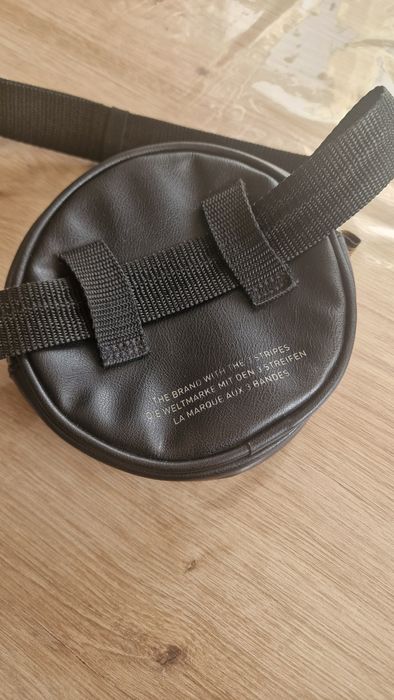 Adidas кожена оригинална кръгла чанта