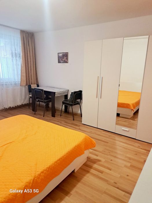 Inchiriez garsoniera, ultracentral