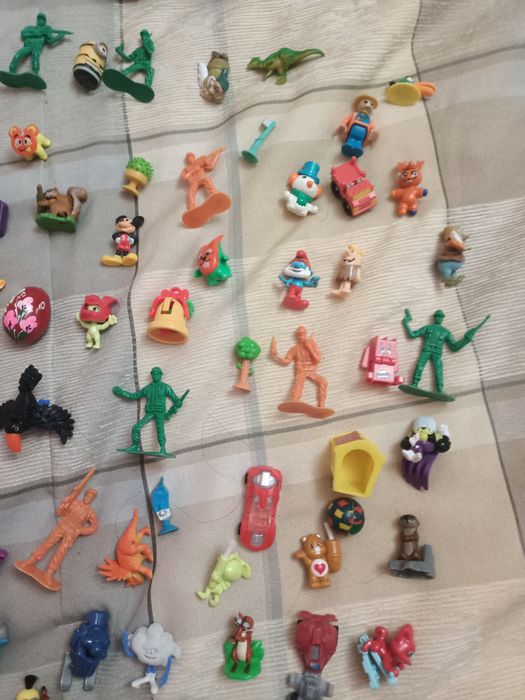 Mini figurine. Kinder 3 lei