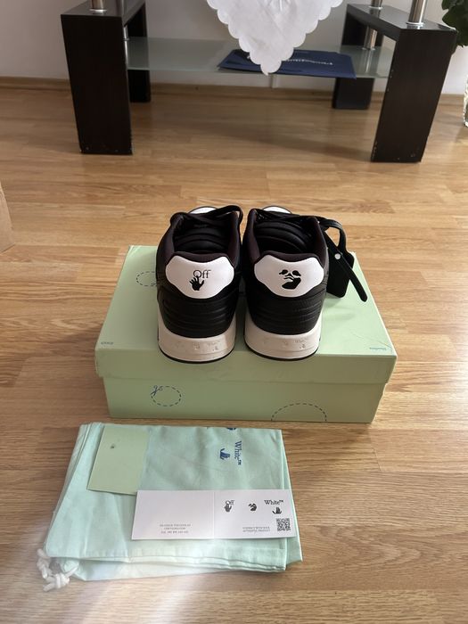 Vand sneakers marimea 43