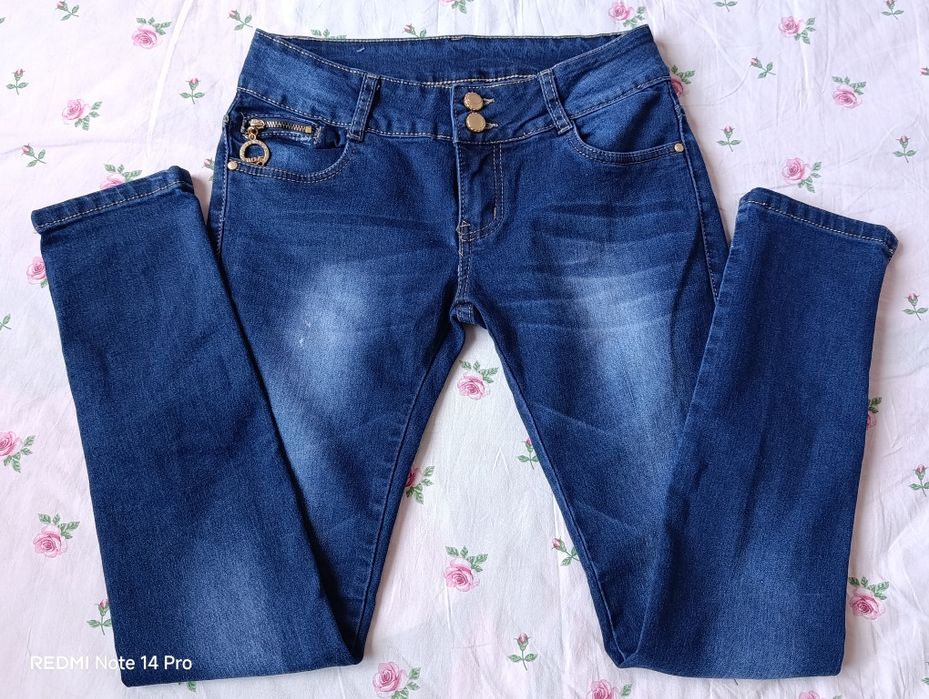 Продавам запазени дънки