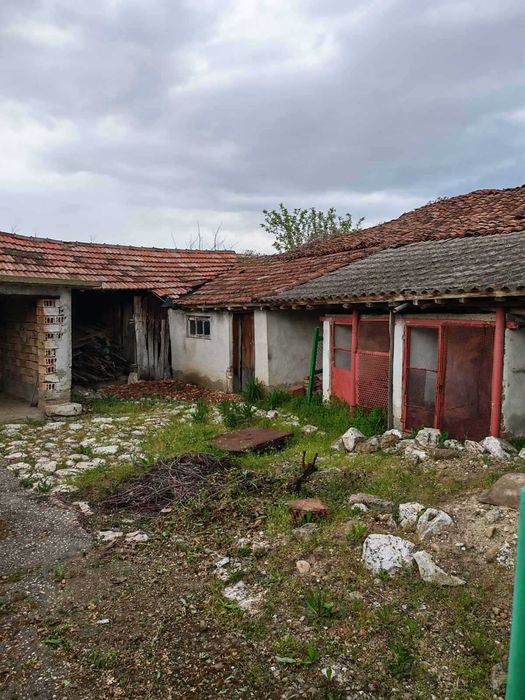 Продава  се къща.в село Срацимир