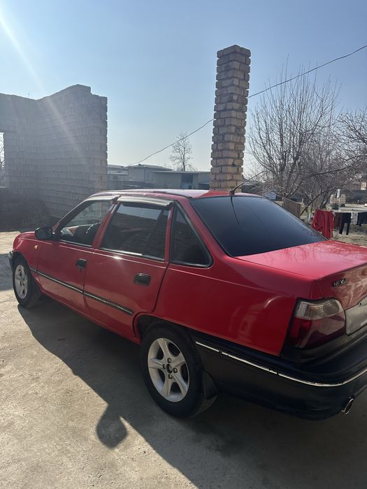 Nexia 1998 srochna sotiladi 28 milion azgina kelishiladi