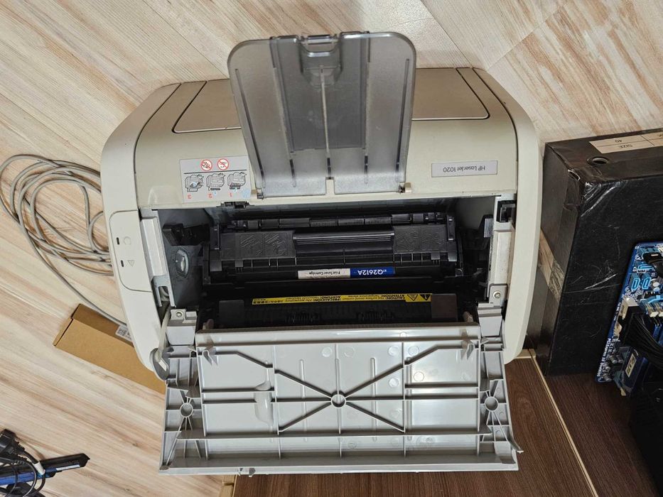 HP LaserJet 1020 принтер
