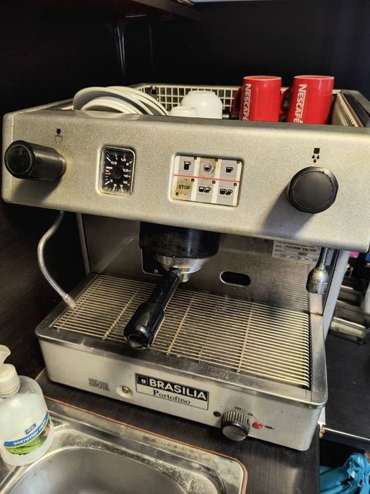 Барово оборудване и обзавеждане