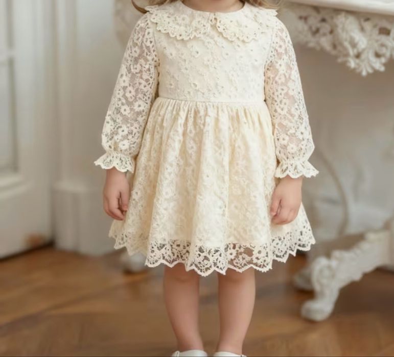 Бебешка рокля с дантела