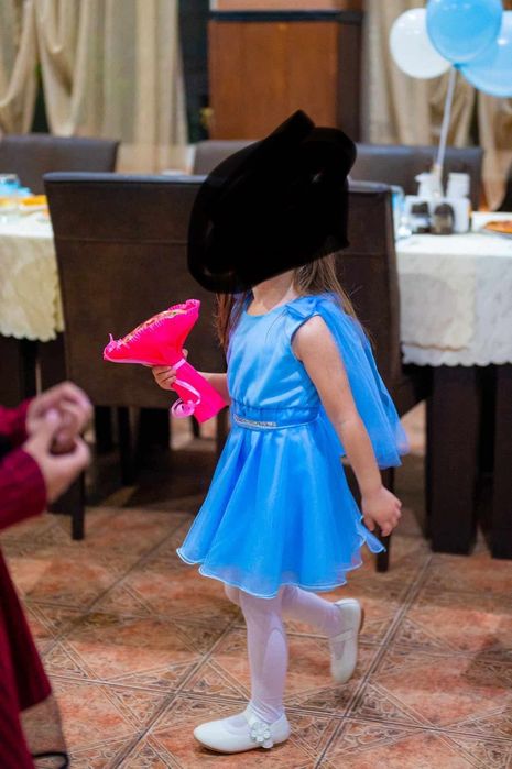 Продавам рокли дамска хс и децка рокля за 4 годишно момиченце