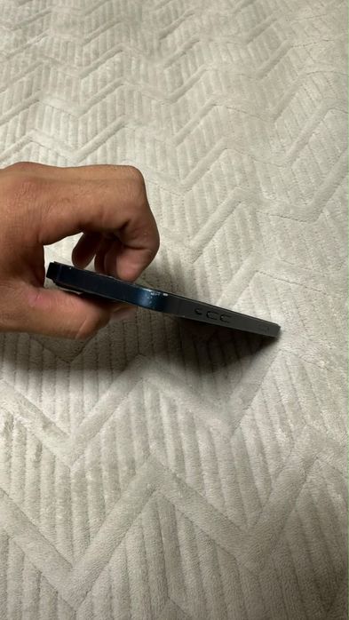 Iphone 13  продам хорошем состояние