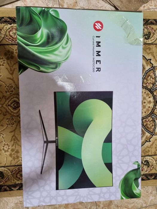 Изогнутый монитор IMEER 300 герц