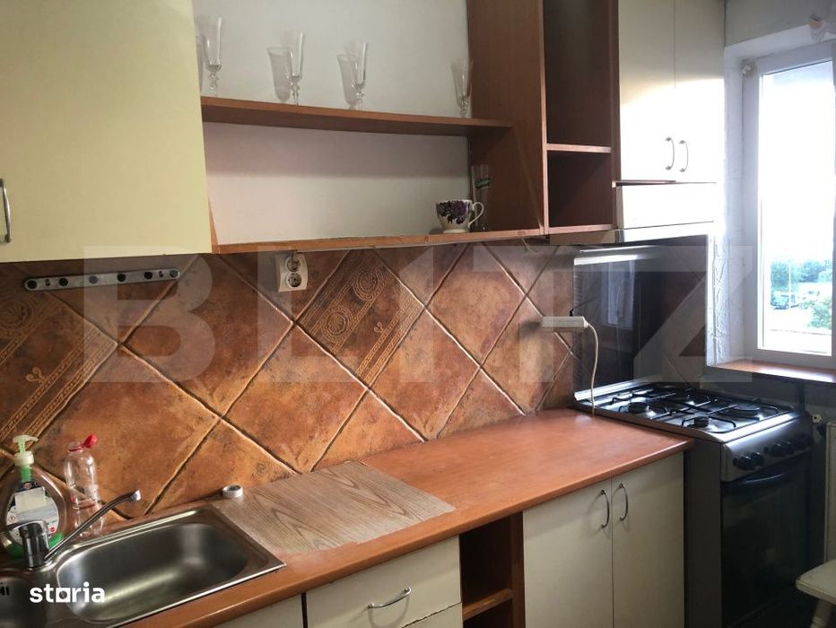 Apartament 3 camere decomandat , 70 mp. , bloc cu lift , zona M15