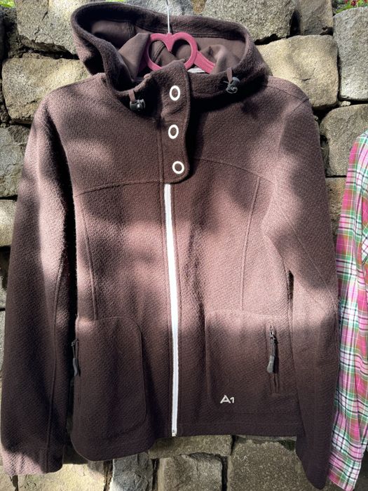 Audi jacheta lana si camasa bumbac