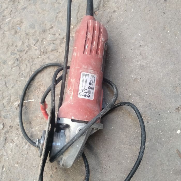 De vânzare  aparat tăiat faianță și gresie 100 lei ,flex 80 lei ,