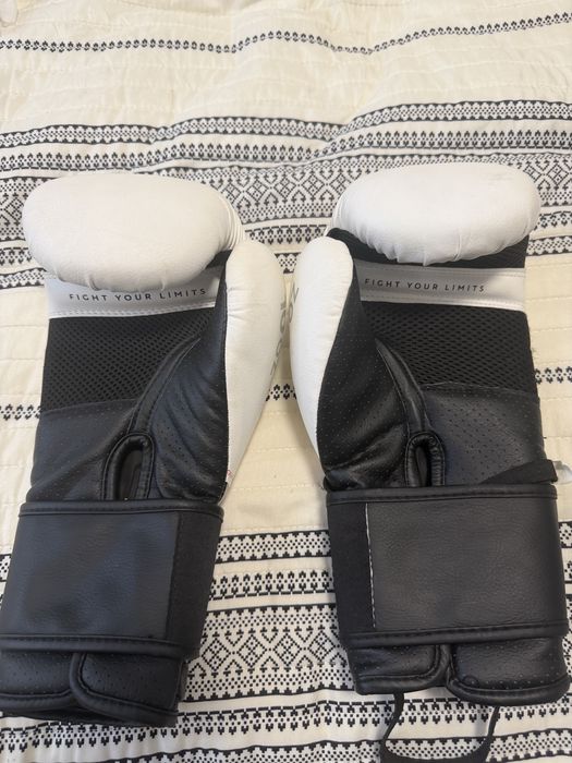 Manusi de box profesionale