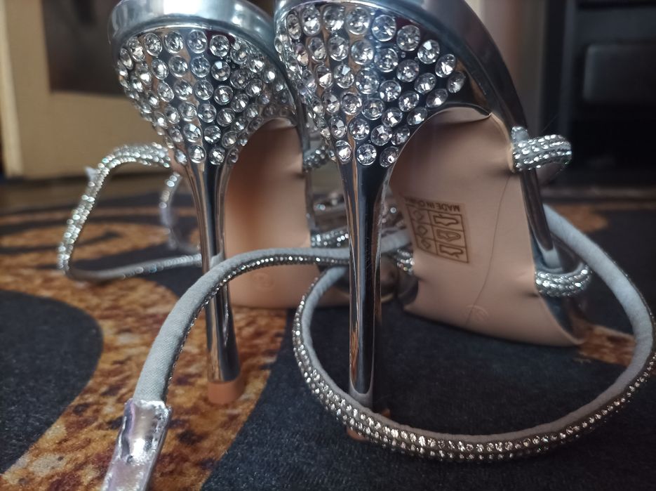 Продавам дамски токчета