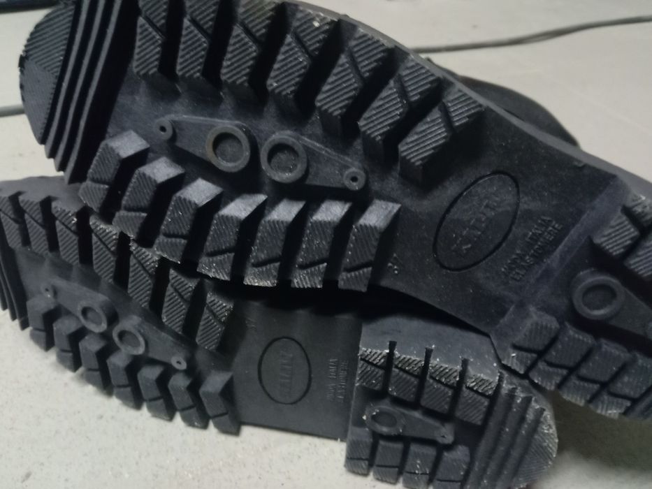 Продам берцы 37 размера