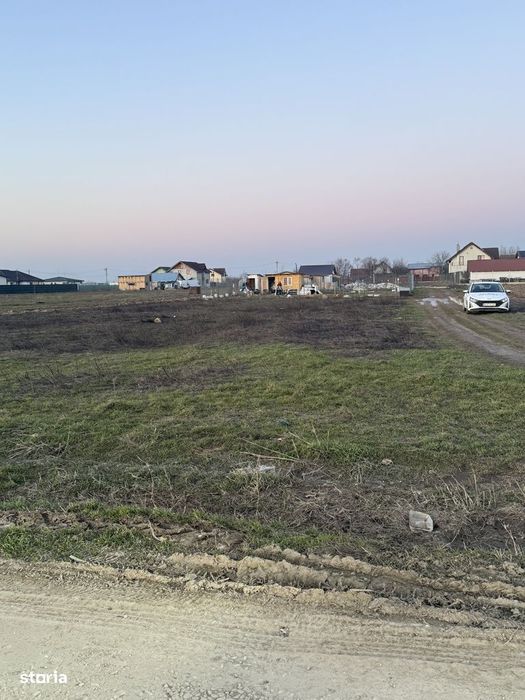 Teren intravilan de vanzare