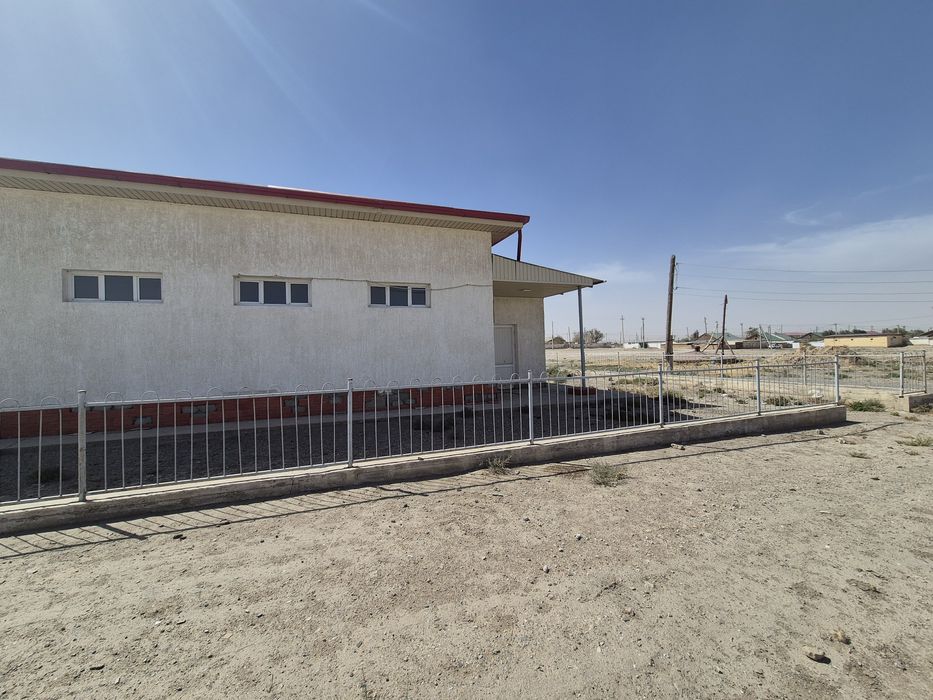 Бино сотилади Пишган гиштдан курилган холати яхши