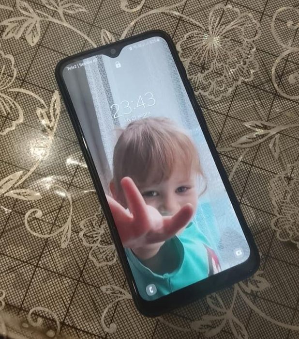 Продам Samsung A50 и redmi 9C