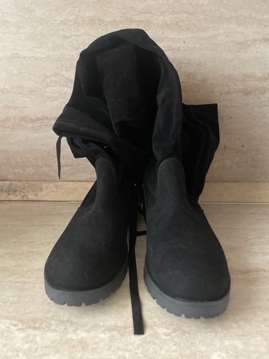 Дамски велурени чизми